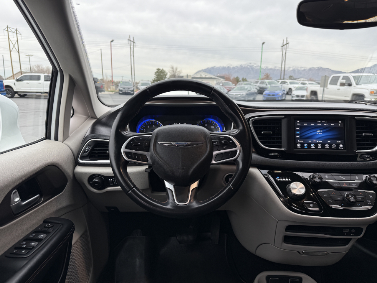 Chrysler Pacifica Touring L FWD 2018
