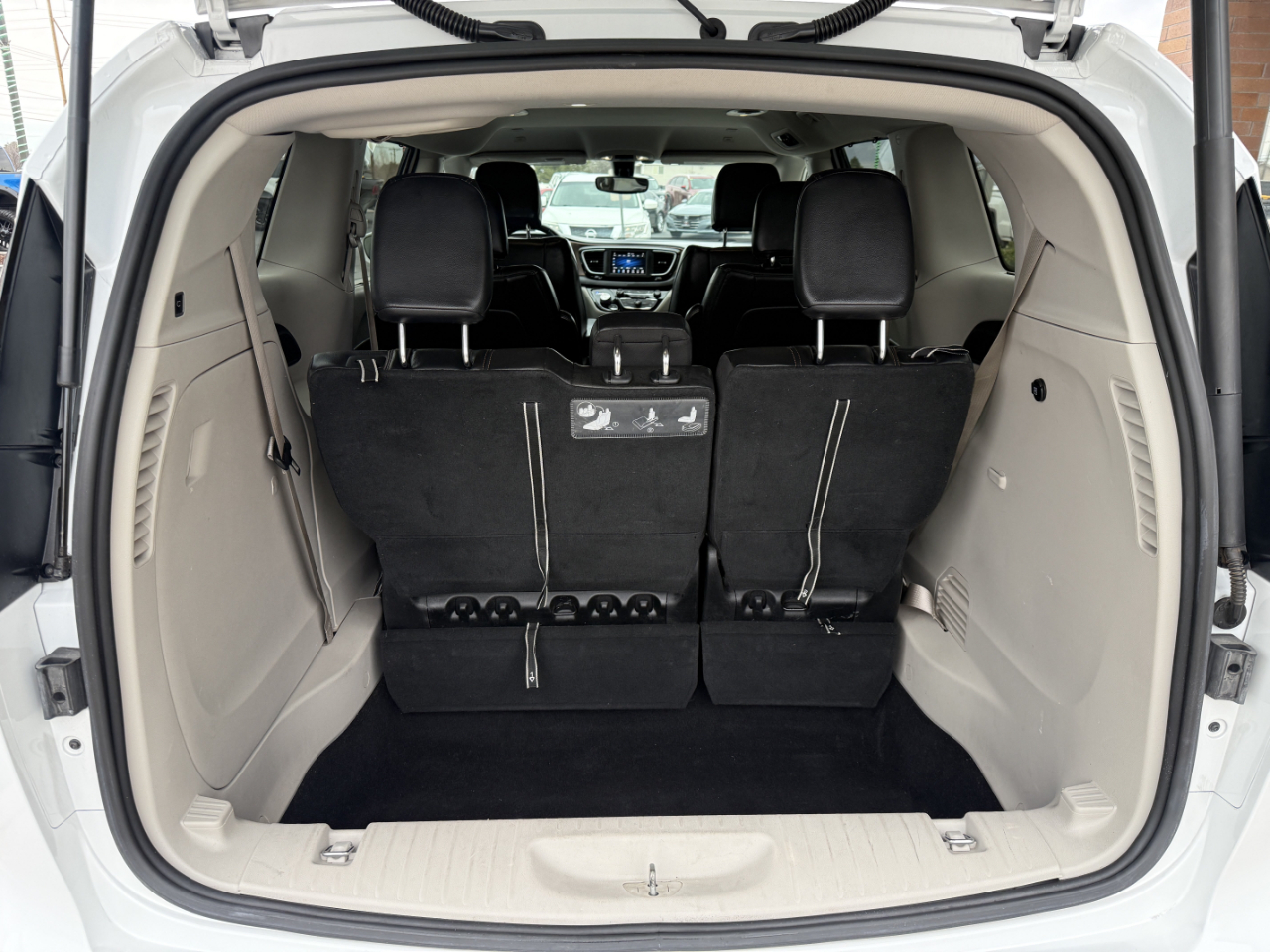 Chrysler Pacifica Touring L FWD 2018