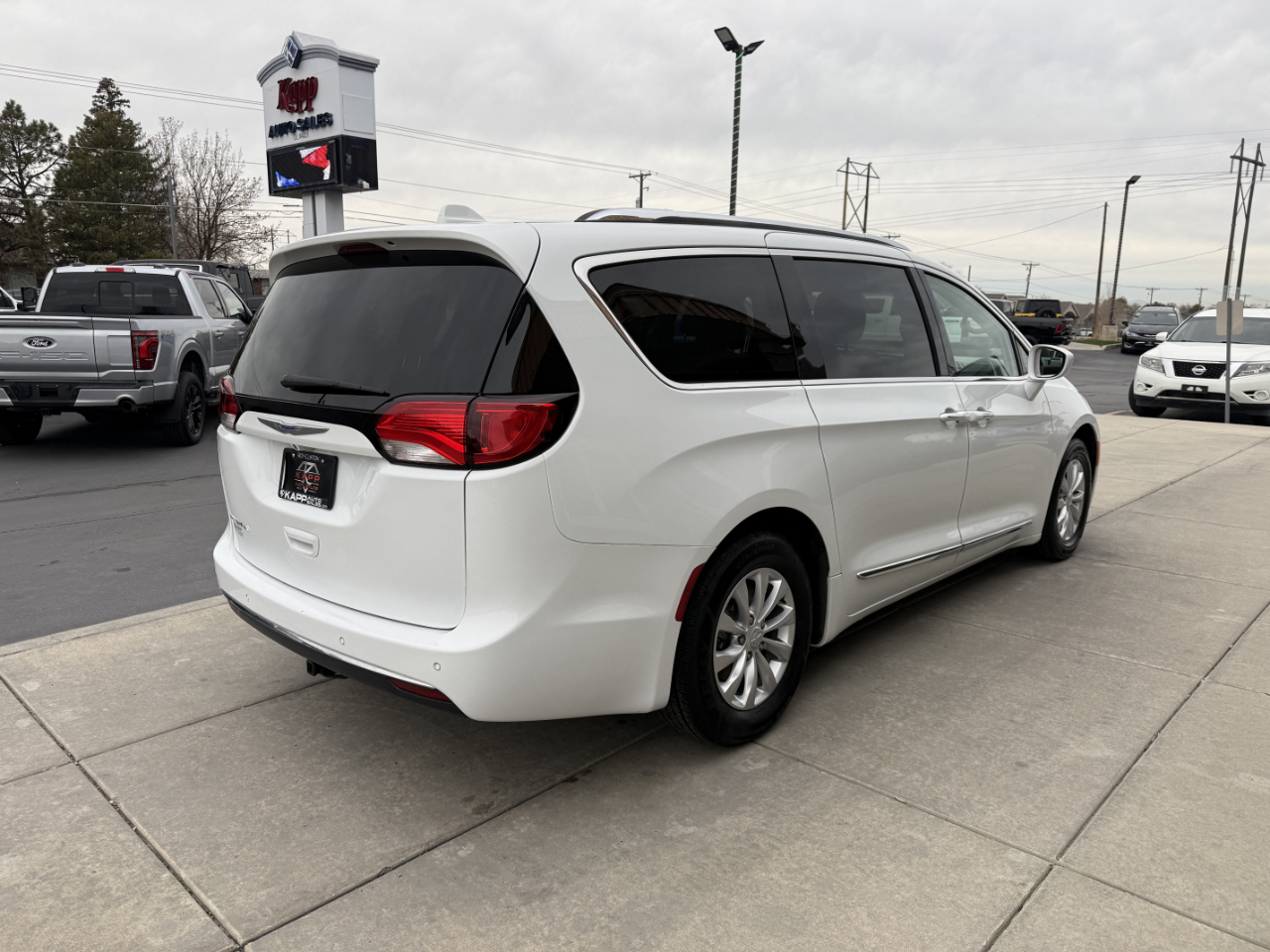 Chrysler Pacifica Touring L FWD 2018
