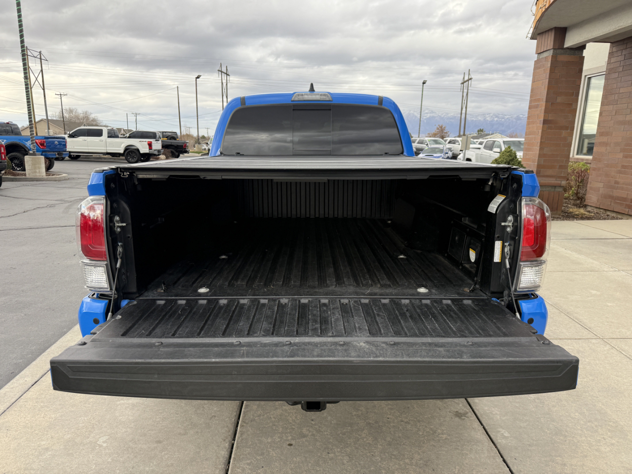 Toyota Tacoma 4WD TRD Off Road Double Cab 6' Bed V6 AT (Natl) 2020
