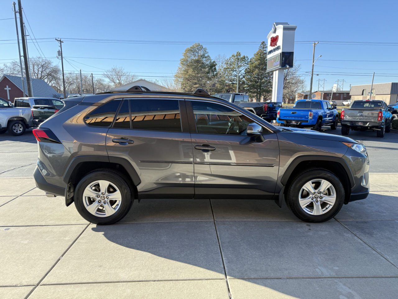 Toyota RAV4 XLE AWD (Natl) 2021