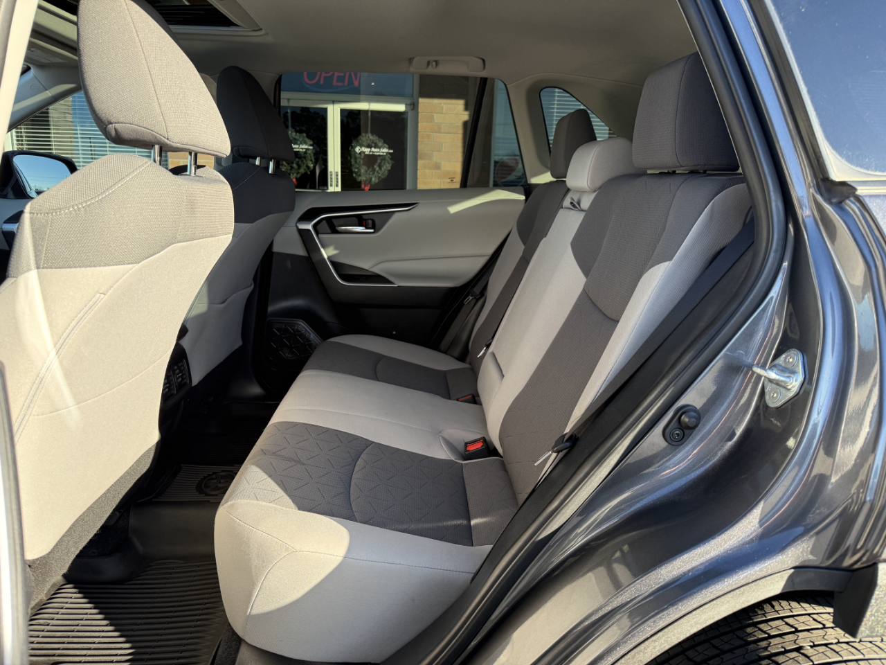 Toyota RAV4 XLE AWD (Natl) 2021