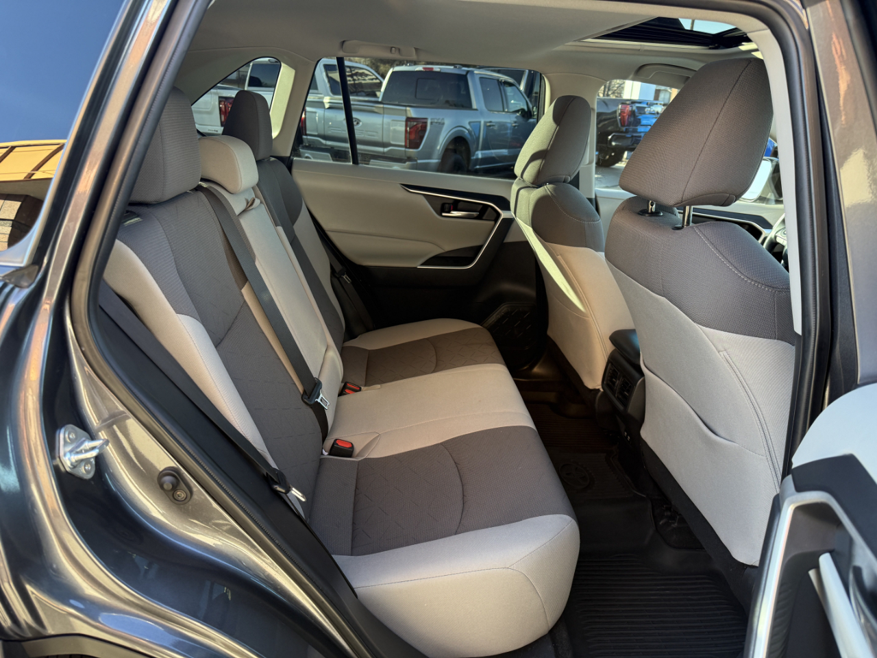 Toyota RAV4 XLE AWD (Natl) 2021