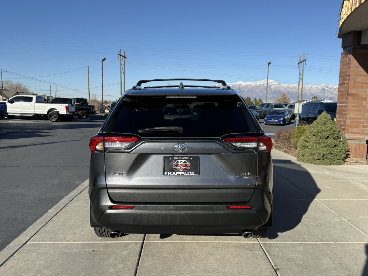 Toyota RAV4 XLE AWD (Natl) 2021