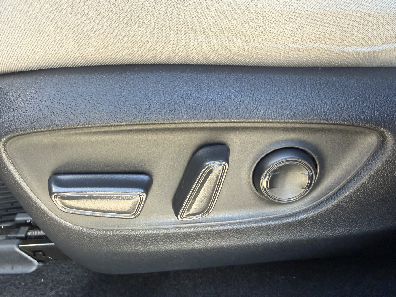 Toyota RAV4 XLE AWD (Natl) 2021