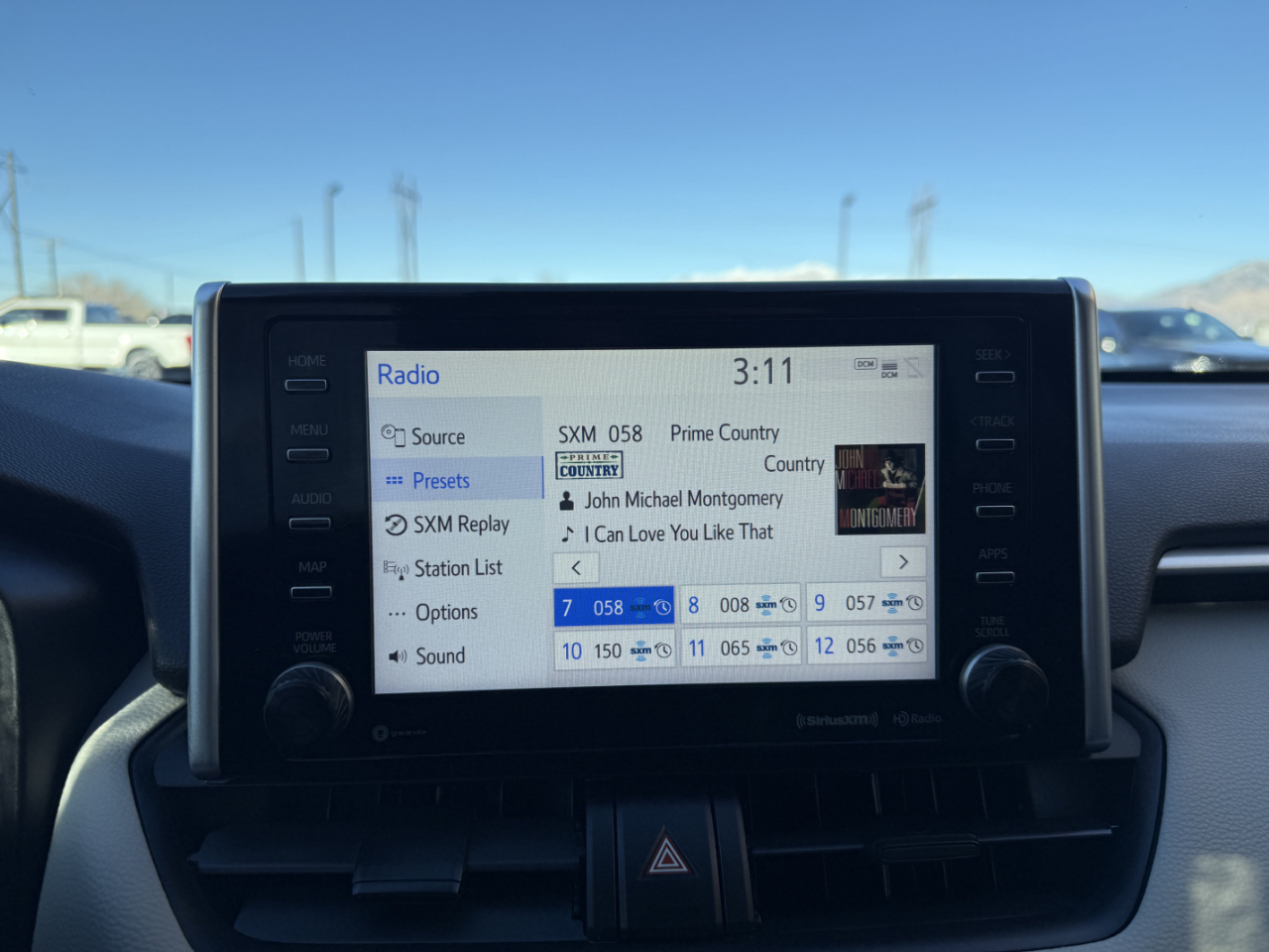 Toyota RAV4 XLE AWD (Natl) 2021