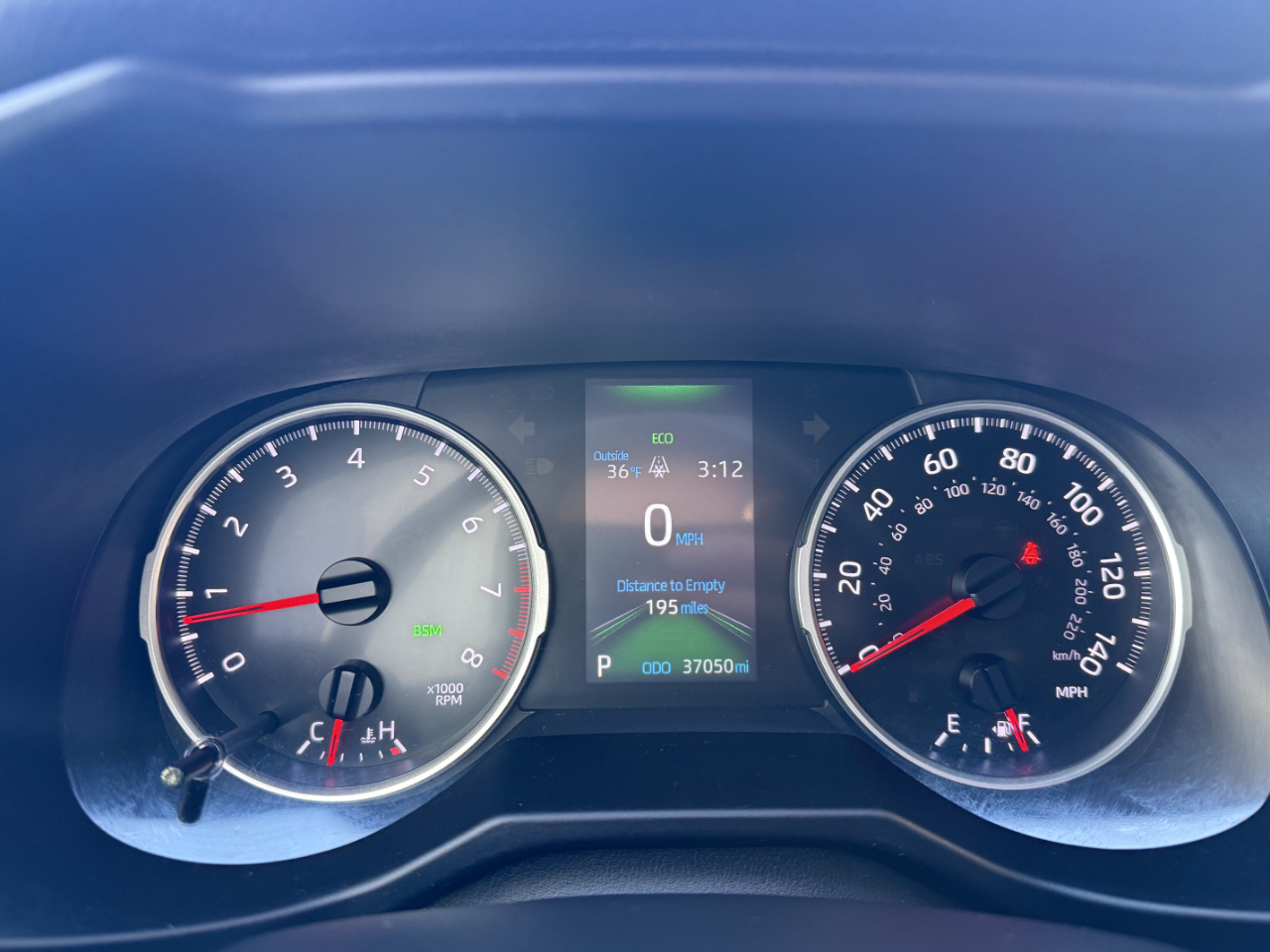 Toyota RAV4 XLE AWD (Natl) 2021