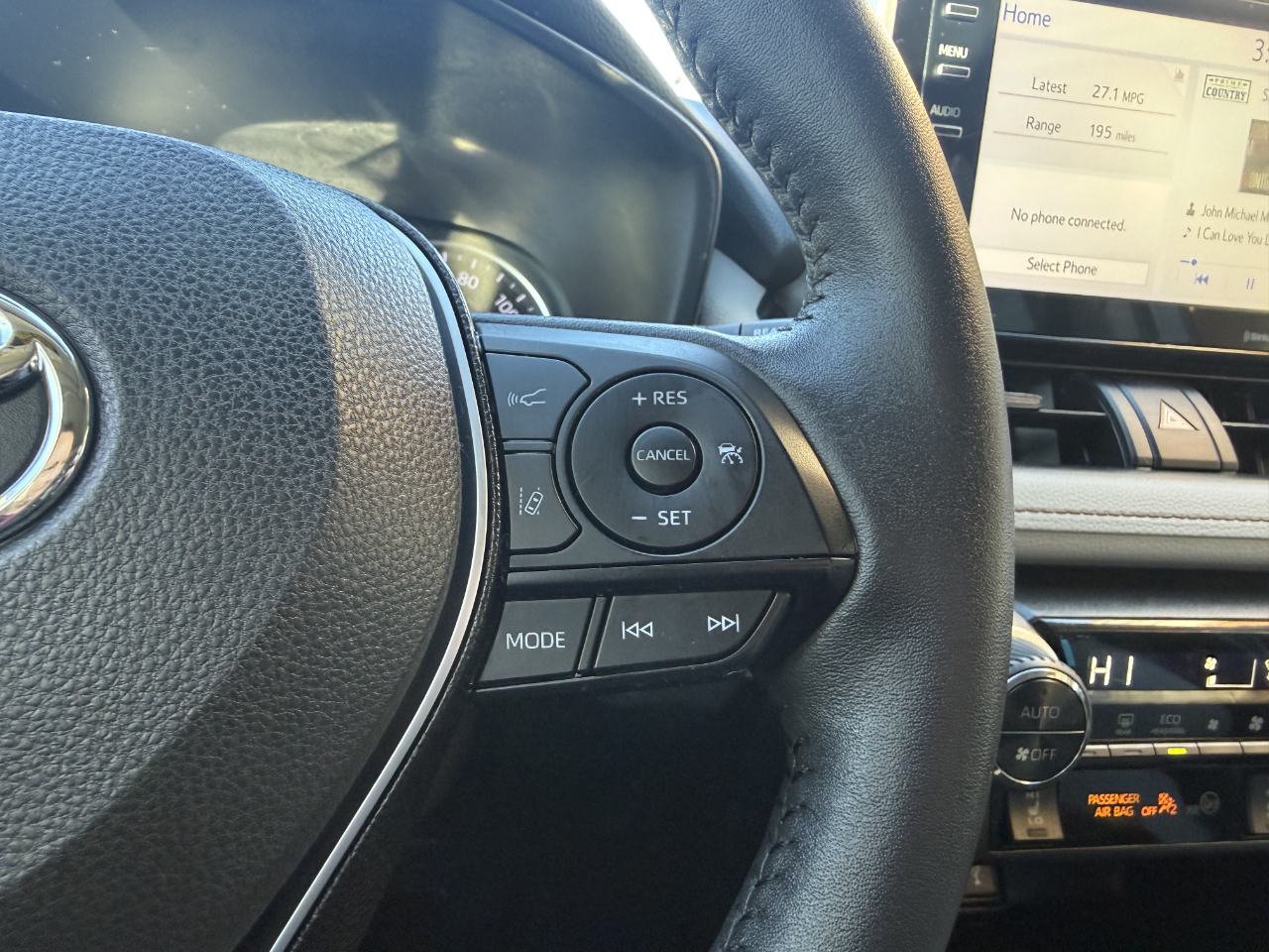 Toyota RAV4 XLE AWD (Natl) 2021