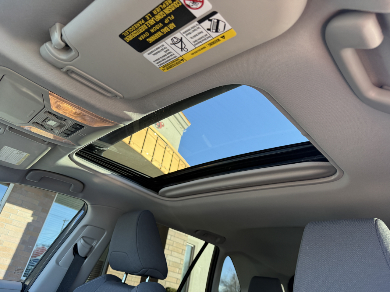 Toyota RAV4 XLE AWD (Natl) 2021