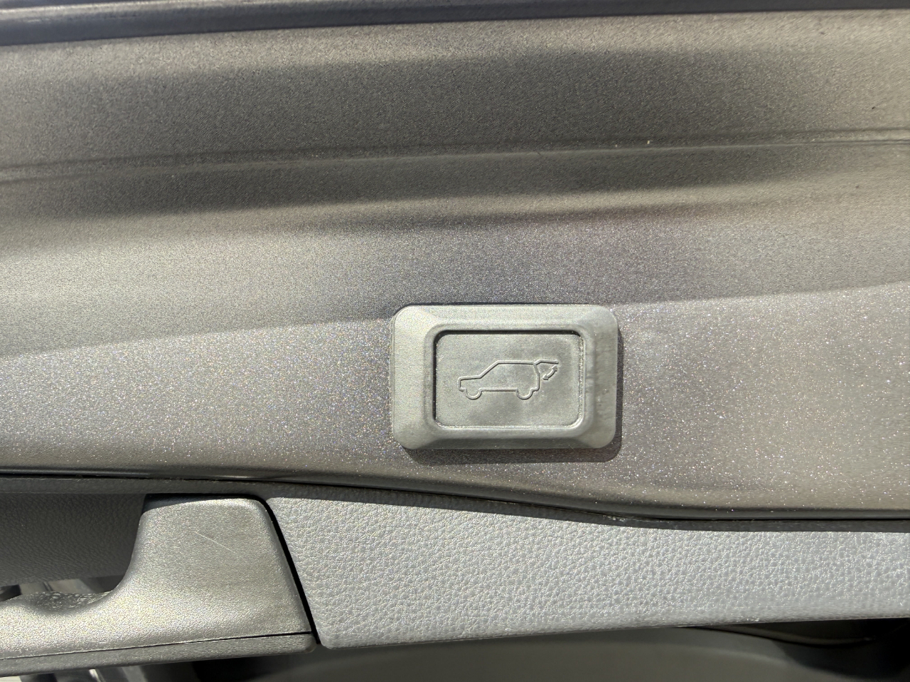 Toyota RAV4 XLE AWD (Natl) 2021