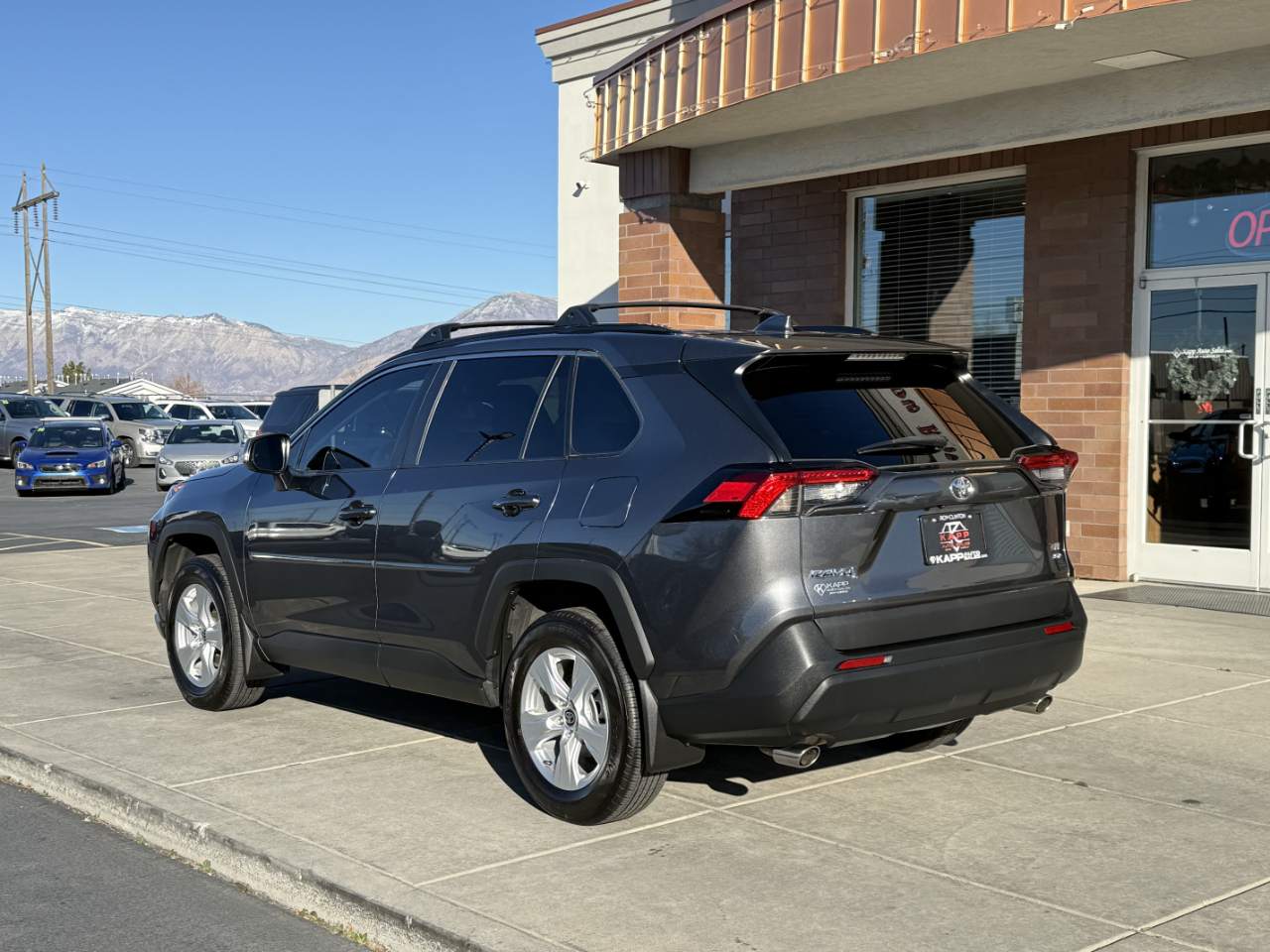 Toyota RAV4 XLE AWD (Natl) 2021