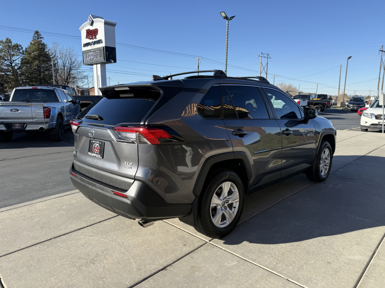 Toyota RAV4 XLE AWD (Natl) 2021