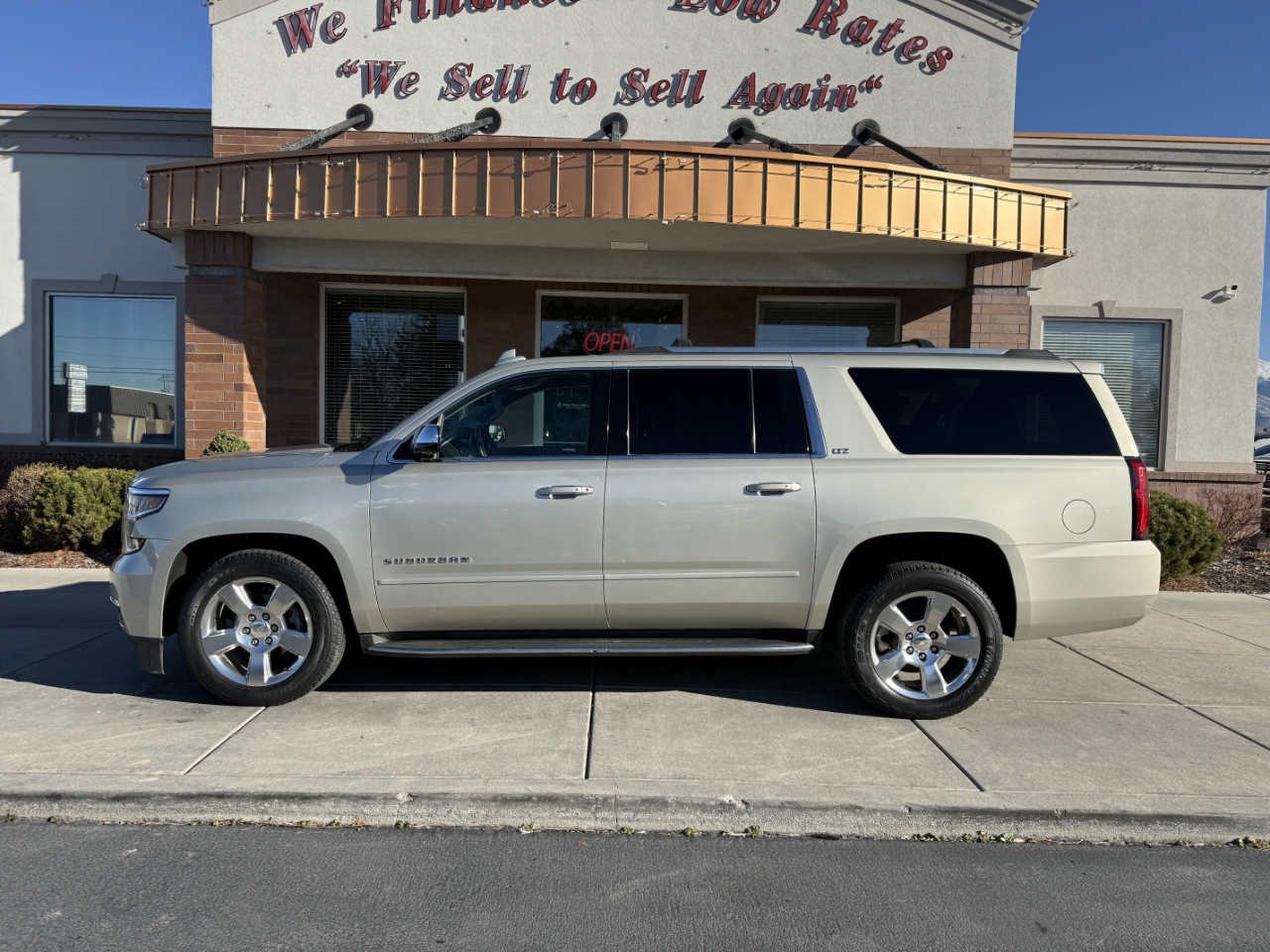 Chevrolet Suburban 4WD 4dr 1500 LTZ 2016