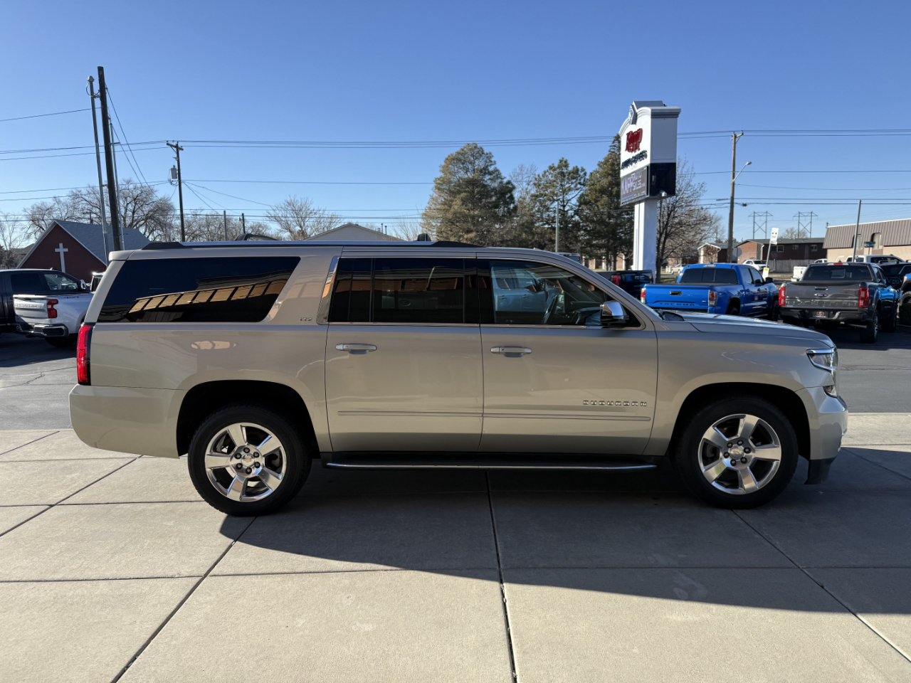 Chevrolet Suburban 4WD 4dr 1500 LTZ 2016