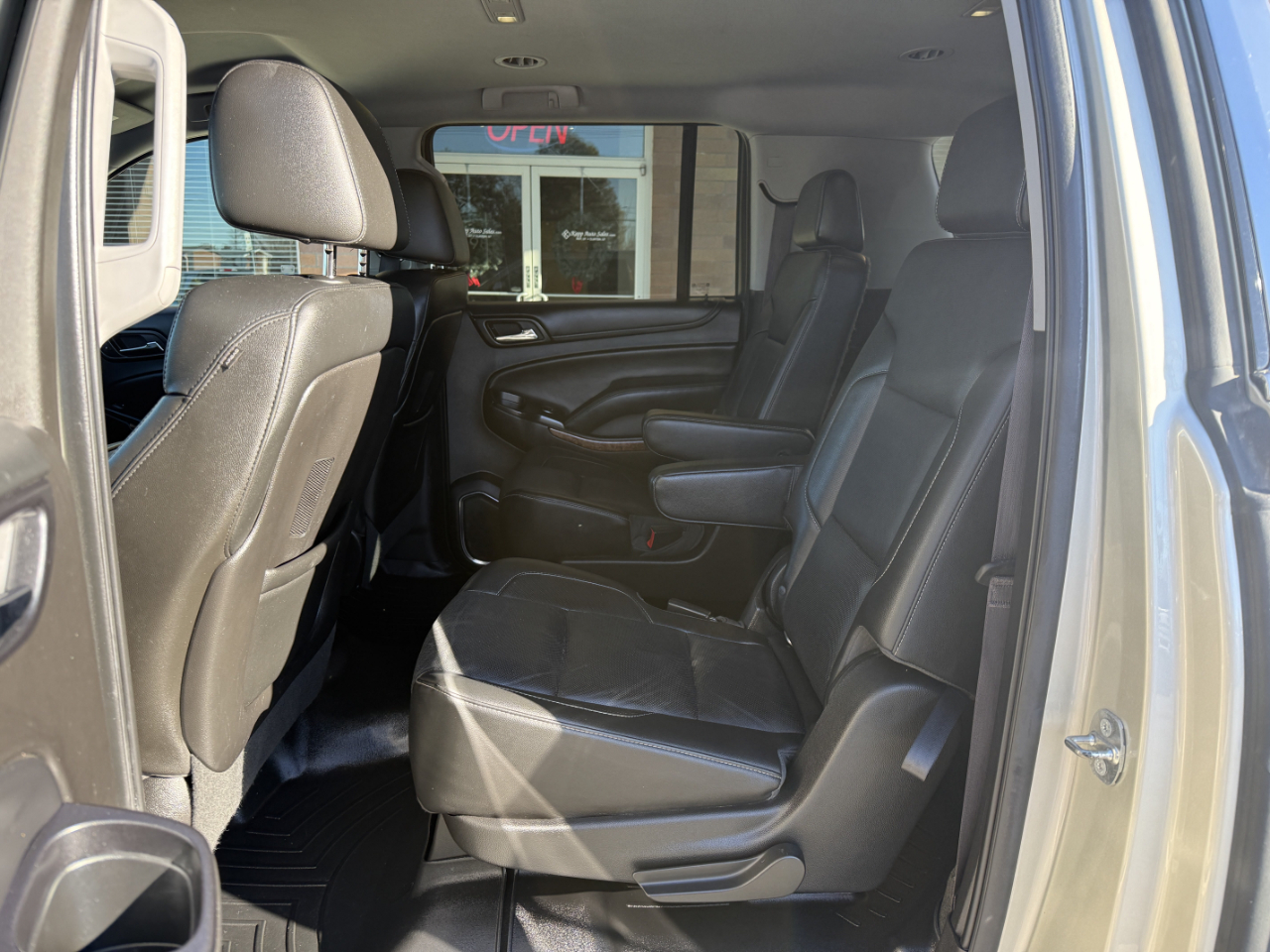 Chevrolet Suburban 4WD 4dr 1500 LTZ 2016