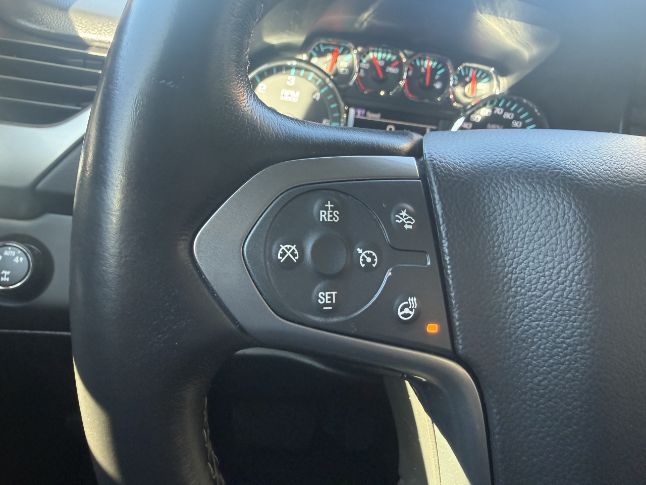 Chevrolet Suburban 4WD 4dr 1500 LTZ 2016