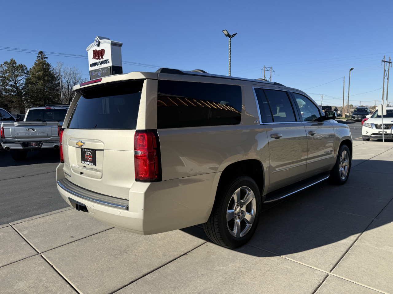 Chevrolet Suburban 4WD 4dr 1500 LTZ 2016