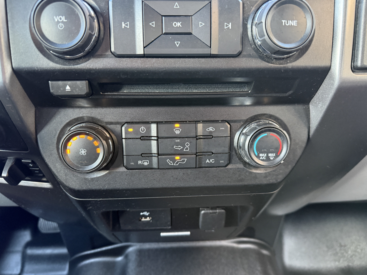 Ford F-150 4WD SuperCrew 157" XLT 2016