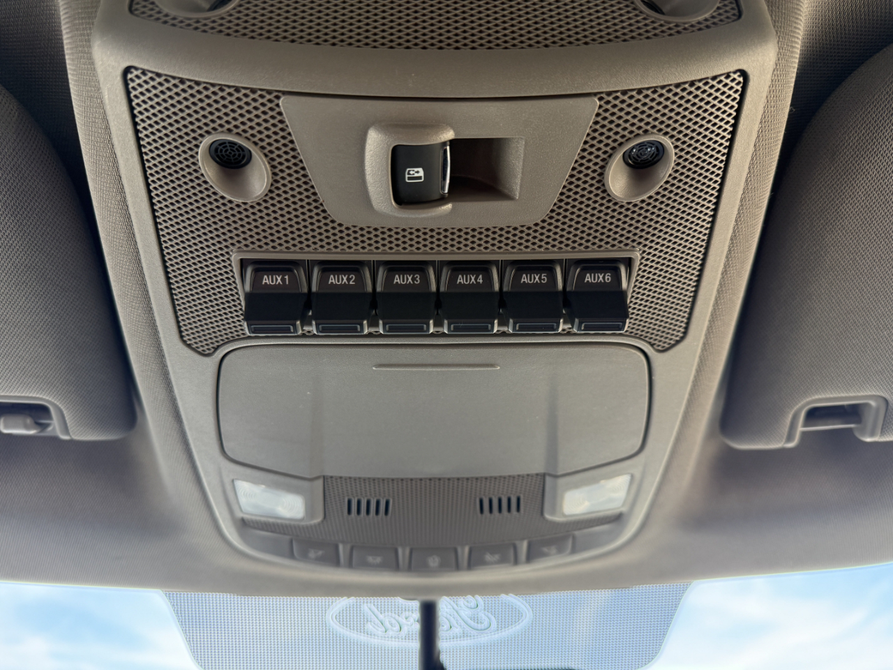 Ford Super Duty F-350 DRW Lariat 4WD Crew Cab 8' Box 2018