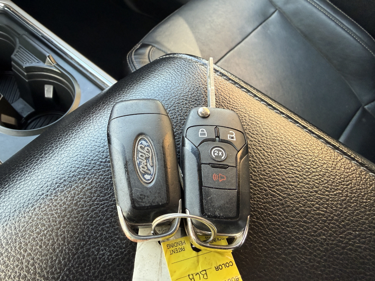 Ford Super Duty F-350 DRW Lariat 4WD Crew Cab 8' Box 2018