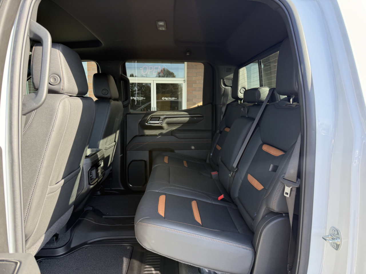 GMC Sierra 1500 4WD Crew Cab 147" AT4 2025