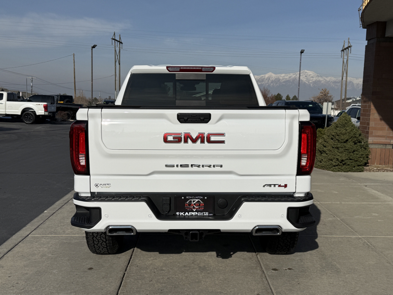 GMC Sierra 1500 4WD Crew Cab 147" AT4 2025