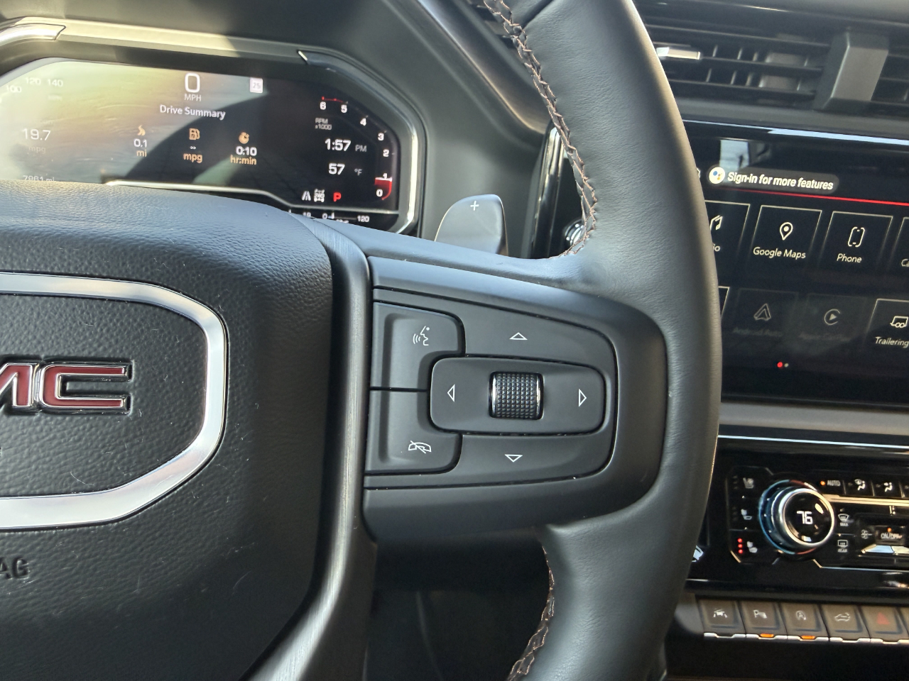 GMC Sierra 1500 4WD Crew Cab 147" AT4 2025