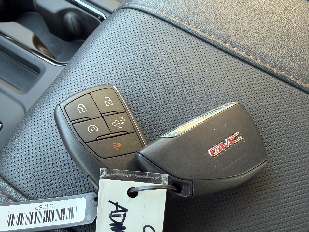 GMC Sierra 1500 4WD Crew Cab 147" AT4 2025