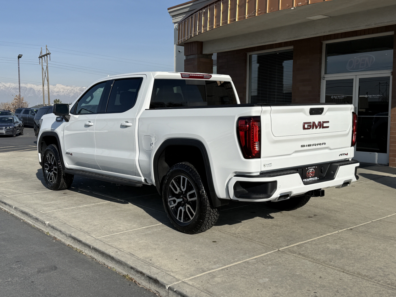 GMC Sierra 1500 4WD Crew Cab 147" AT4 2025