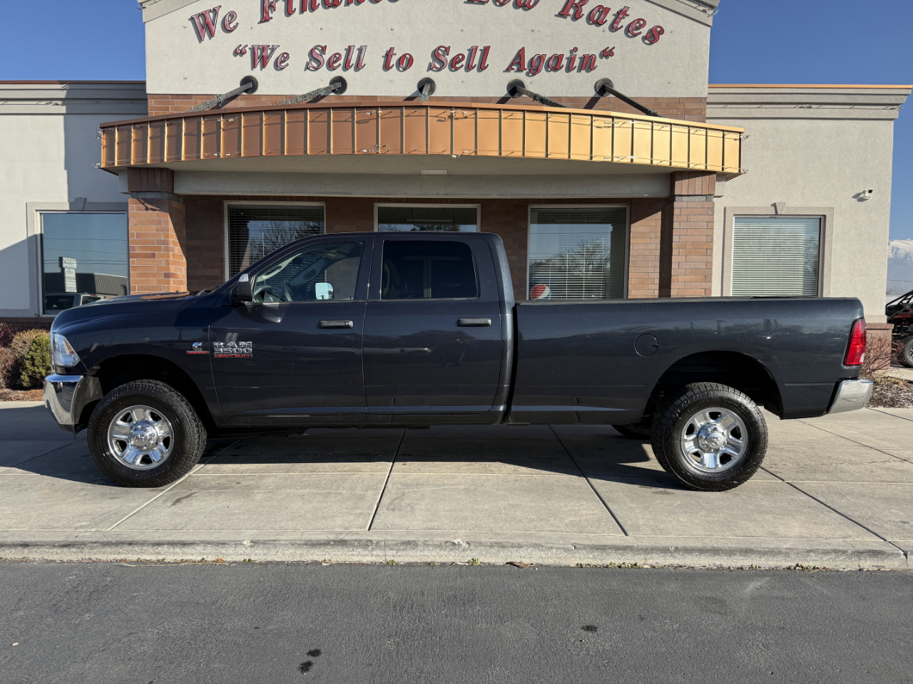 RAM 3500 Tradesman 4x4 Crew Cab 8' Box 2018