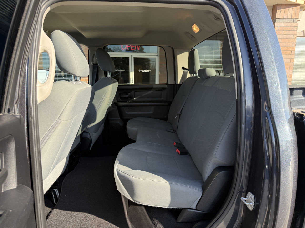 RAM 3500 Tradesman 4x4 Crew Cab 8' Box 2018