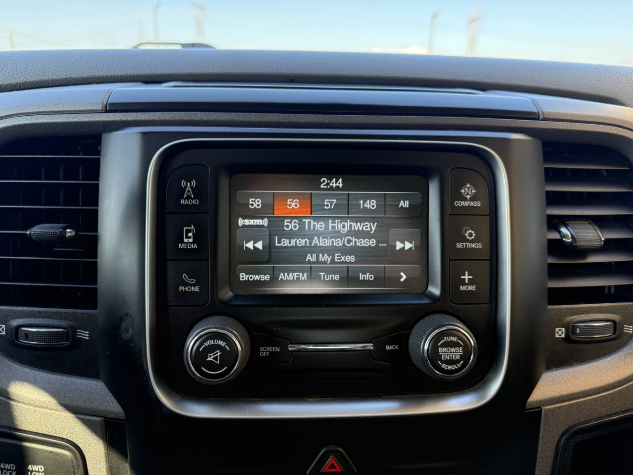 RAM 3500 Tradesman 4x4 Crew Cab 8' Box 2018