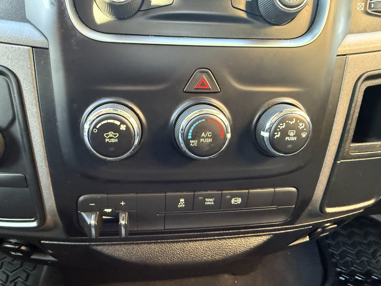 RAM 3500 Tradesman 4x4 Crew Cab 8' Box 2018