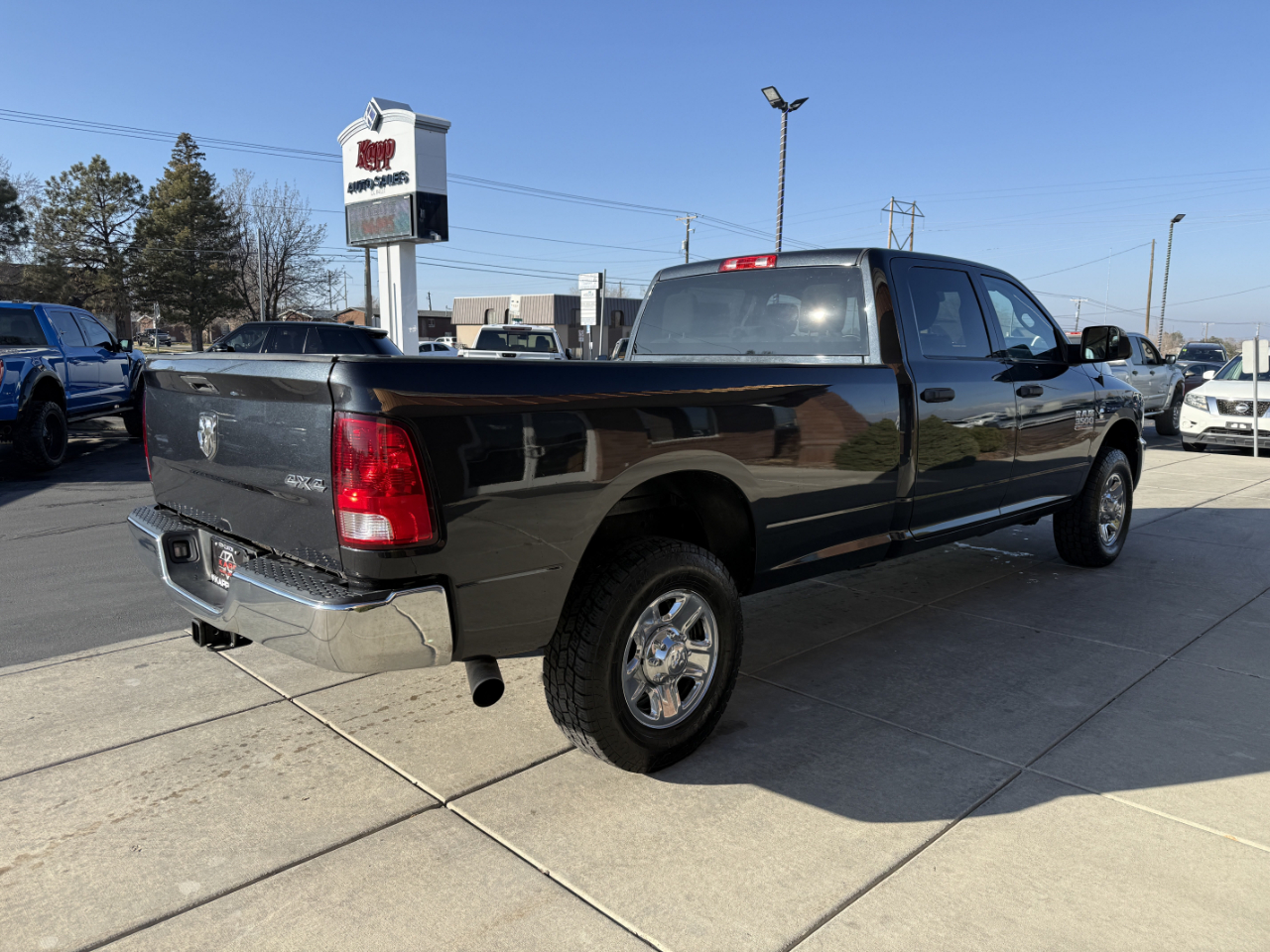 RAM 3500 Tradesman 4x4 Crew Cab 8' Box 2018
