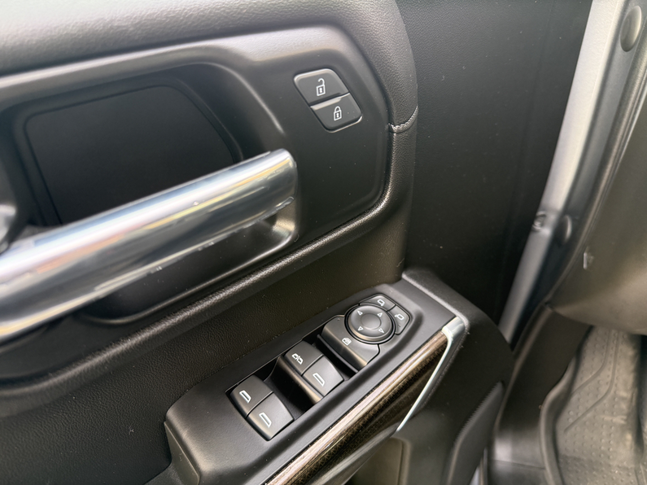 Chevrolet Silverado 1500 LTD 4WD Crew Cab 147" RST 2022