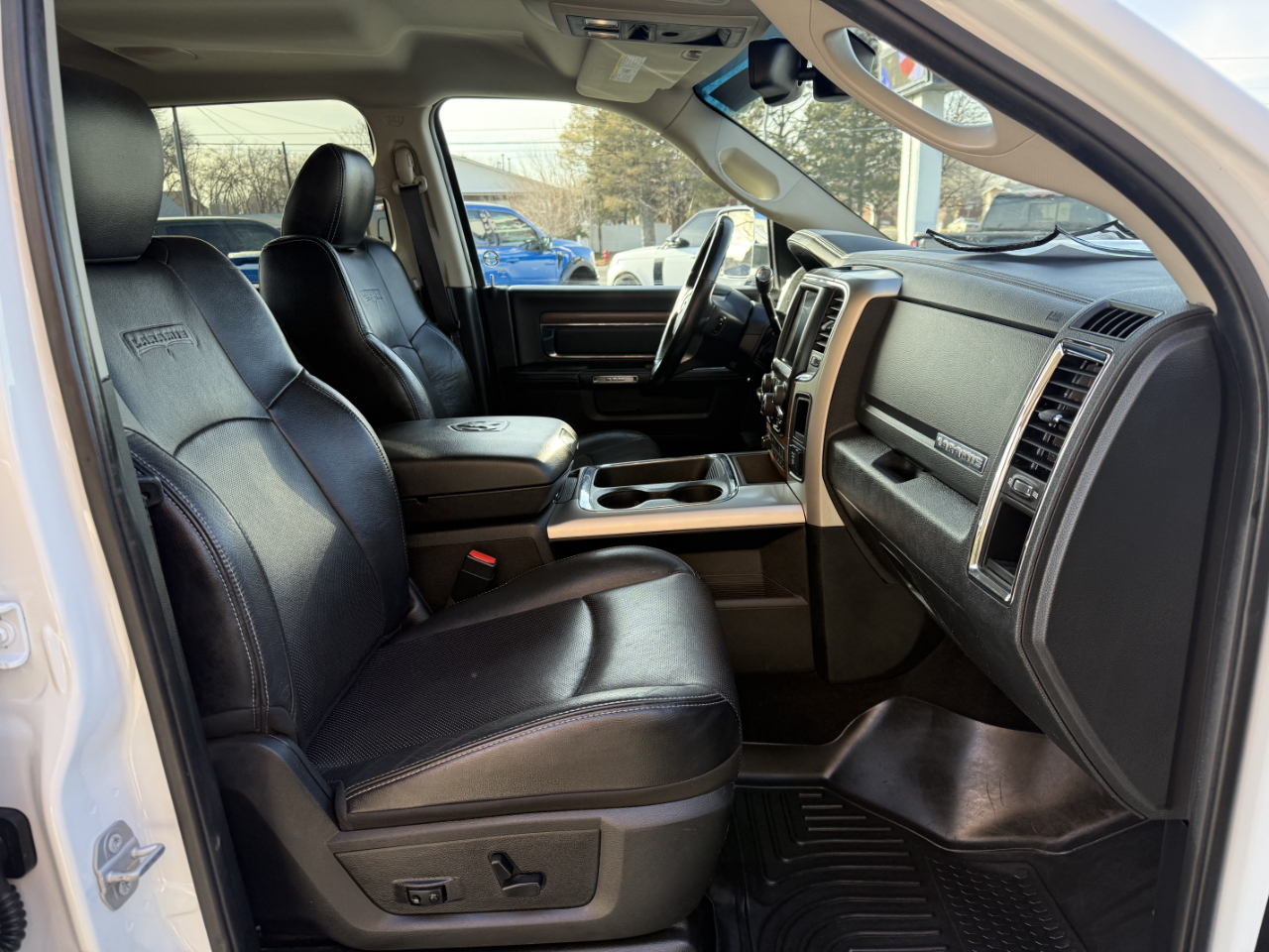 RAM 3500 4WD Crew Cab 149" Laramie 2016