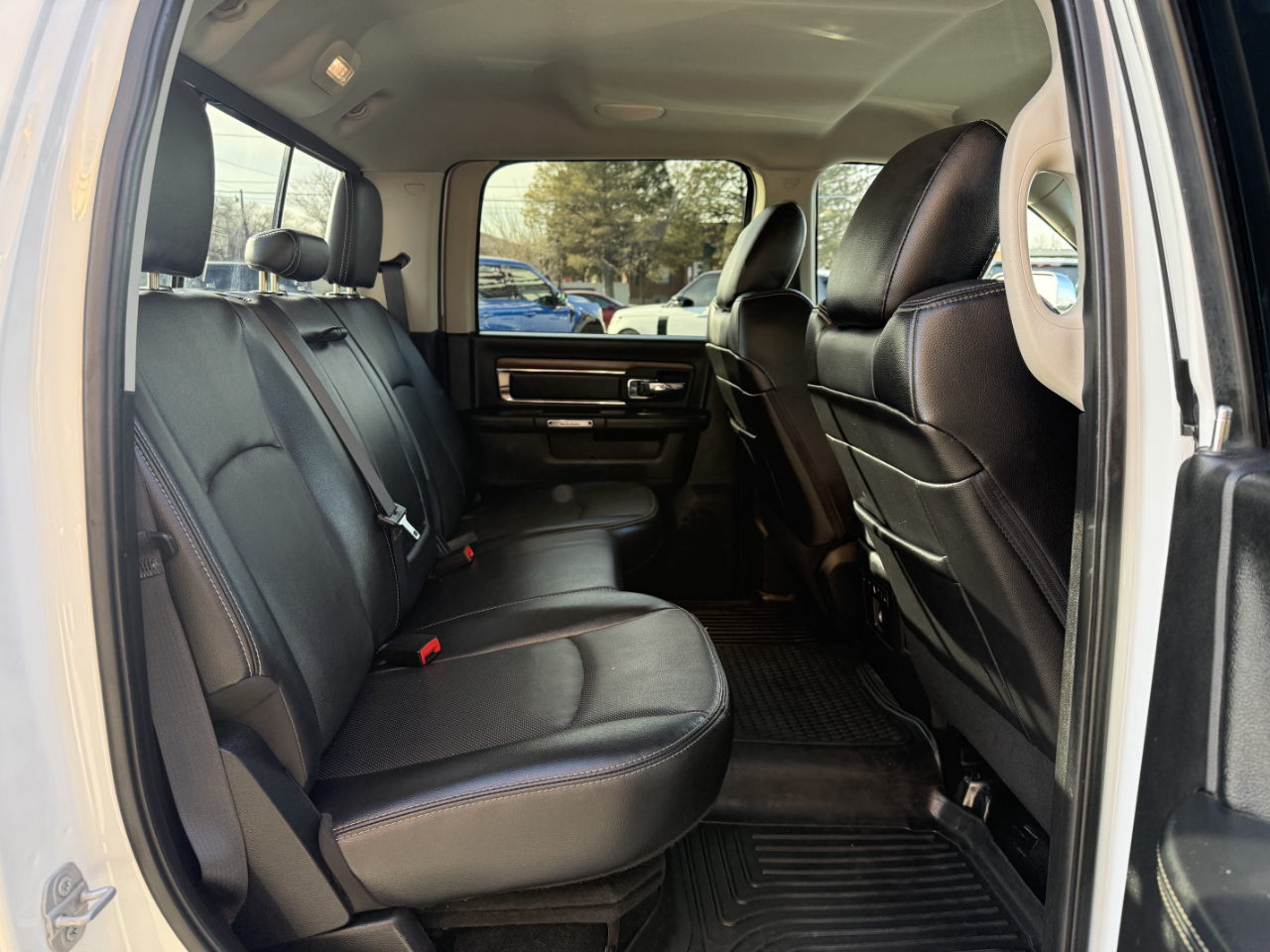 RAM 3500 4WD Crew Cab 149" Laramie 2016