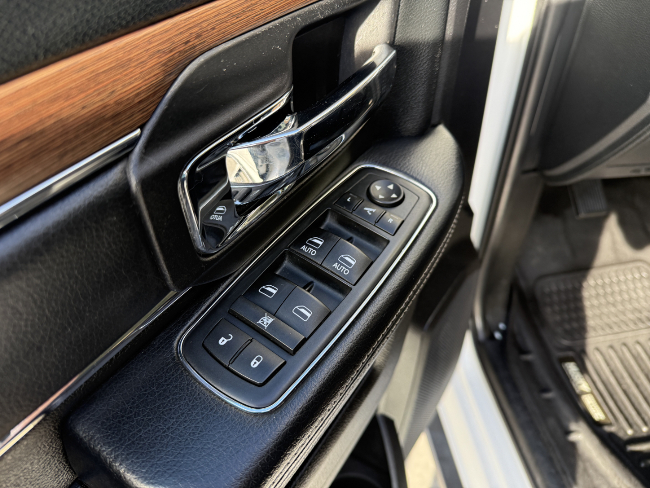 RAM 3500 4WD Crew Cab 149" Laramie 2016