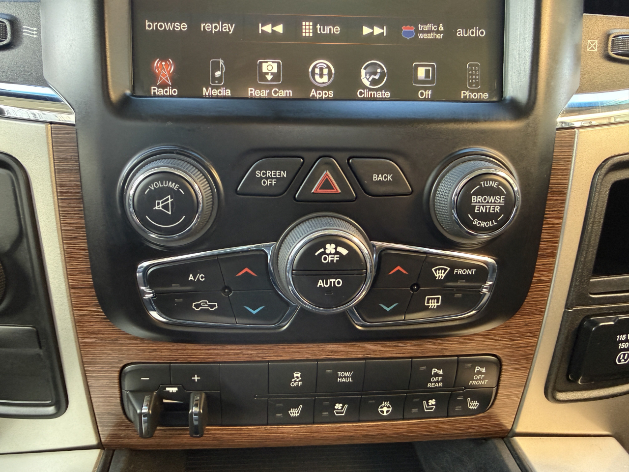 RAM 3500 4WD Crew Cab 149" Laramie 2016