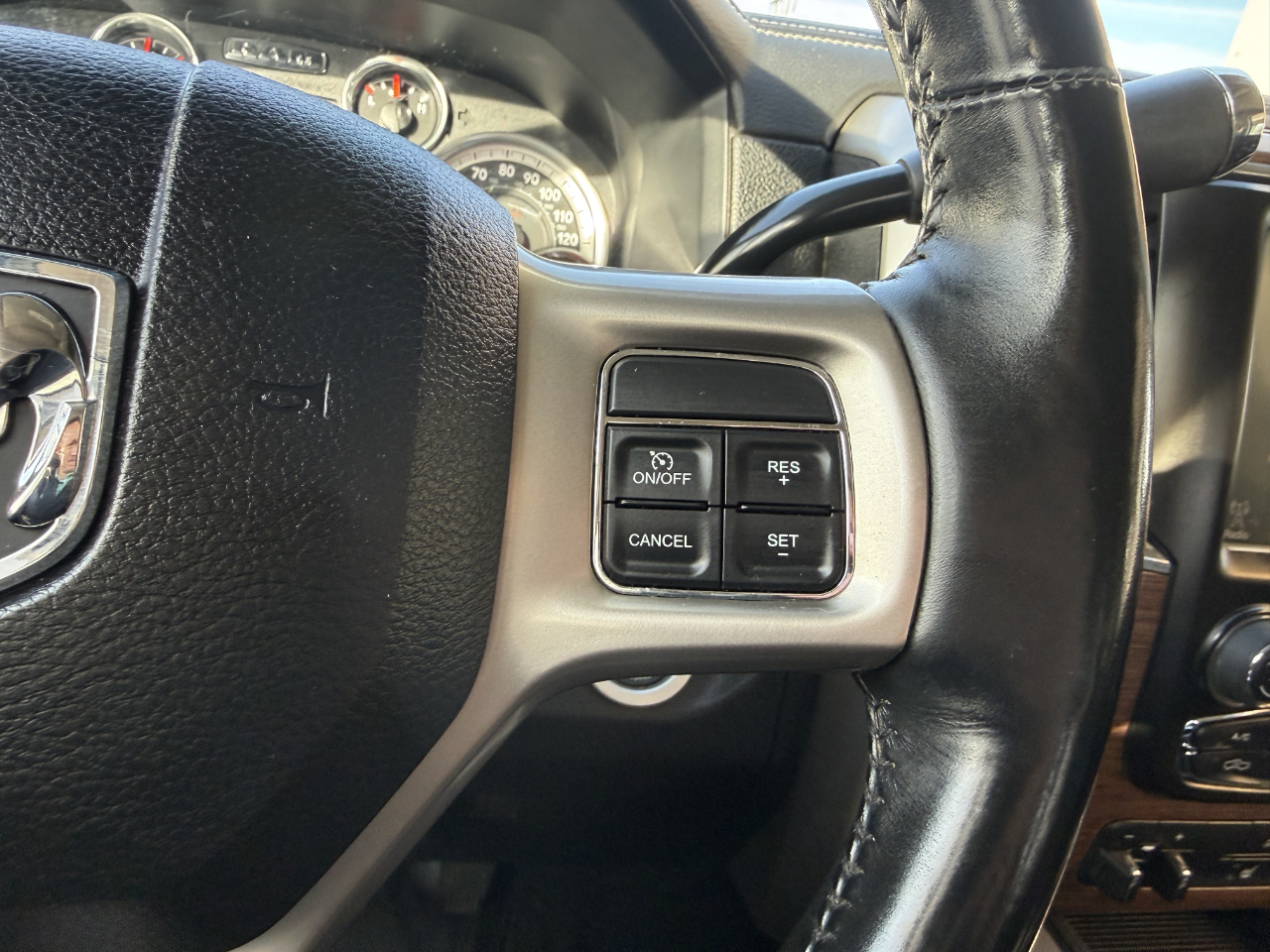 RAM 3500 4WD Crew Cab 149" Laramie 2016