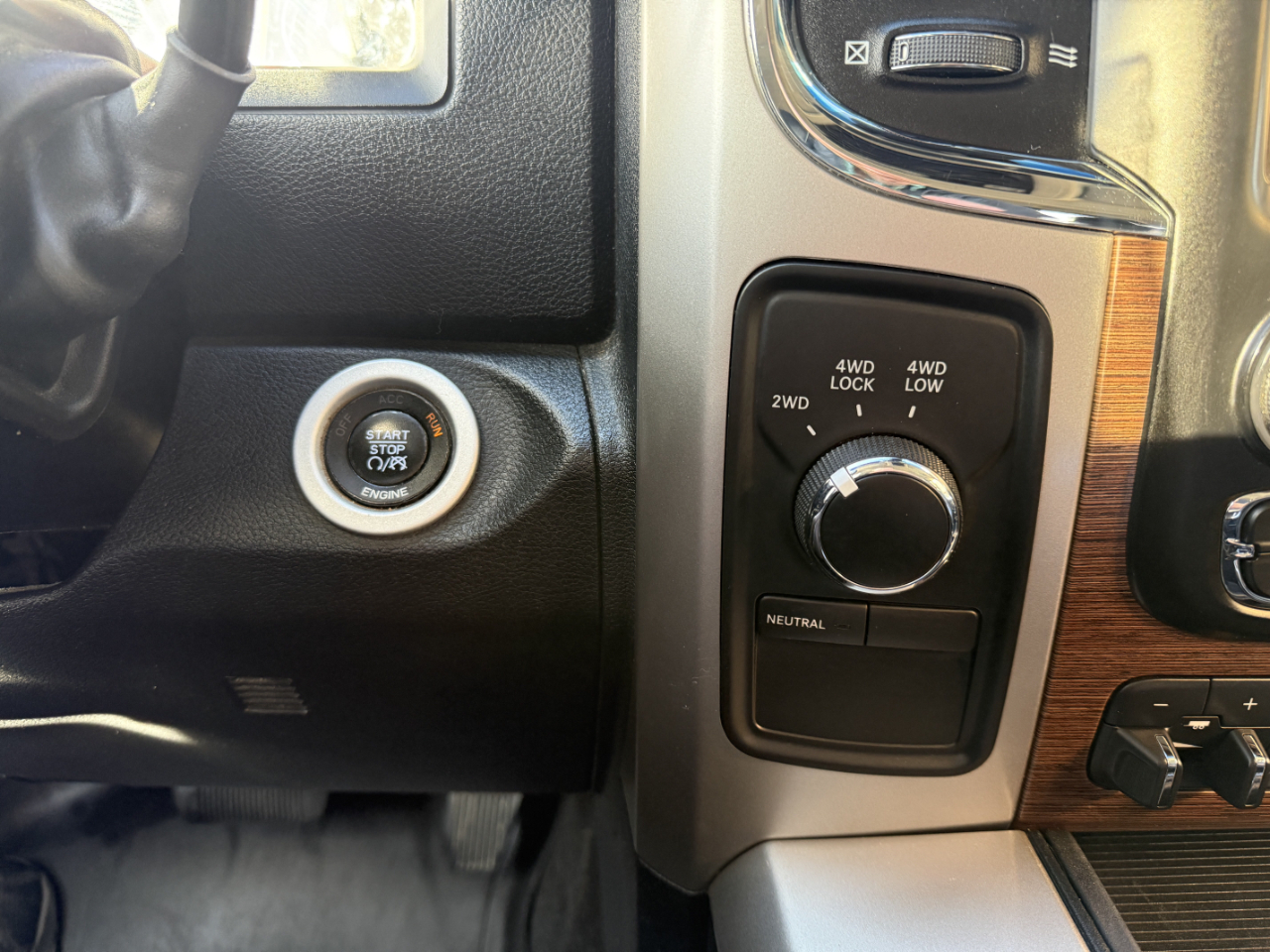 RAM 3500 4WD Crew Cab 149" Laramie 2016