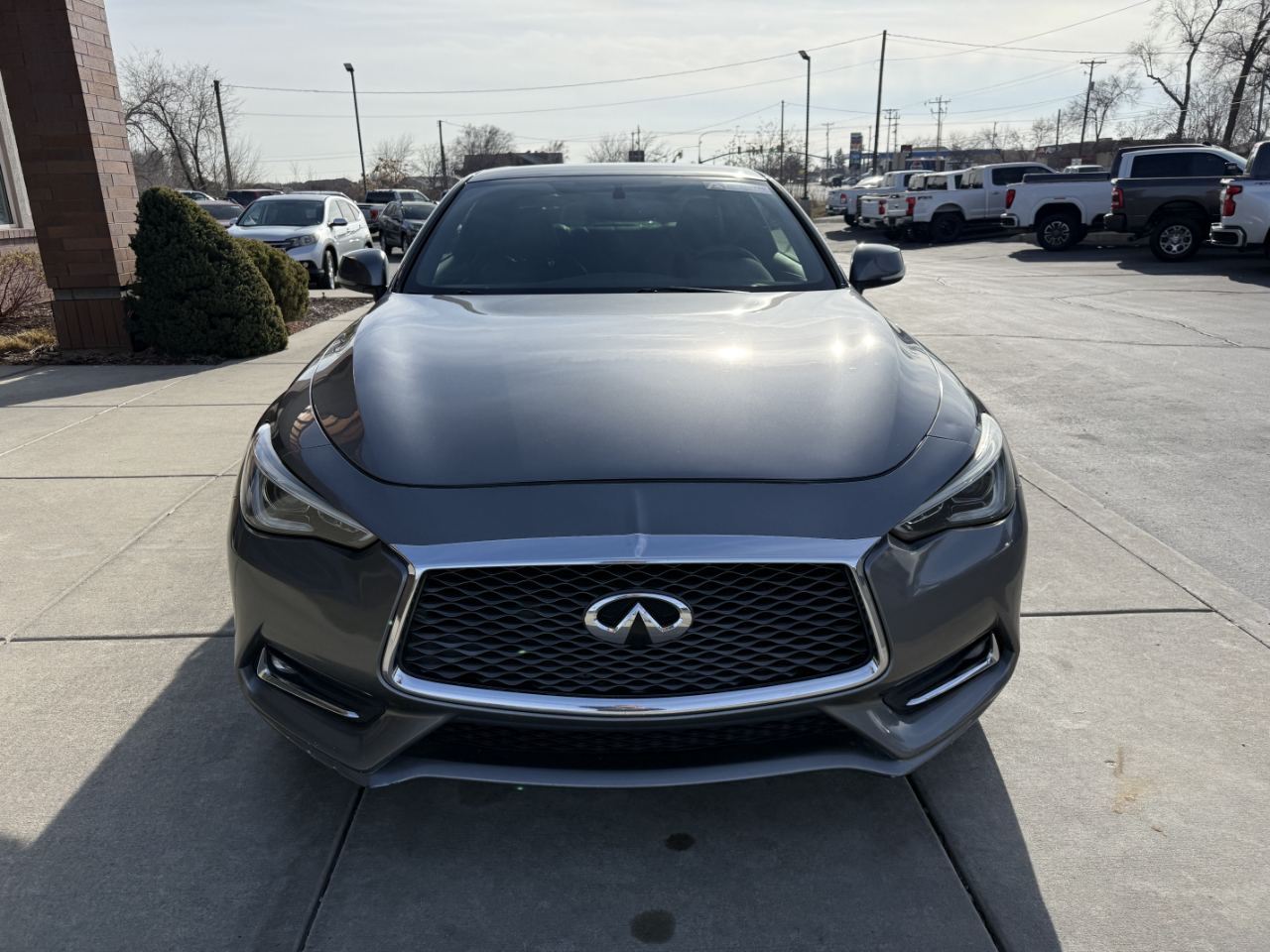 Infiniti Q60 2.0t LUXE RWD 2018