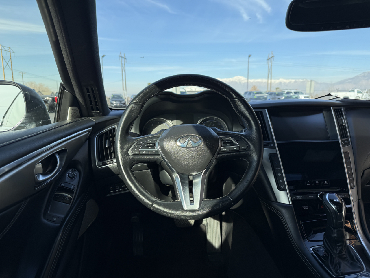 Infiniti Q60 2.0t LUXE RWD 2018