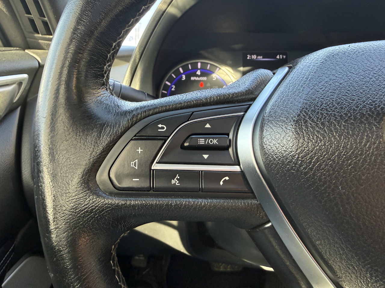 Infiniti Q60 2.0t LUXE RWD 2018