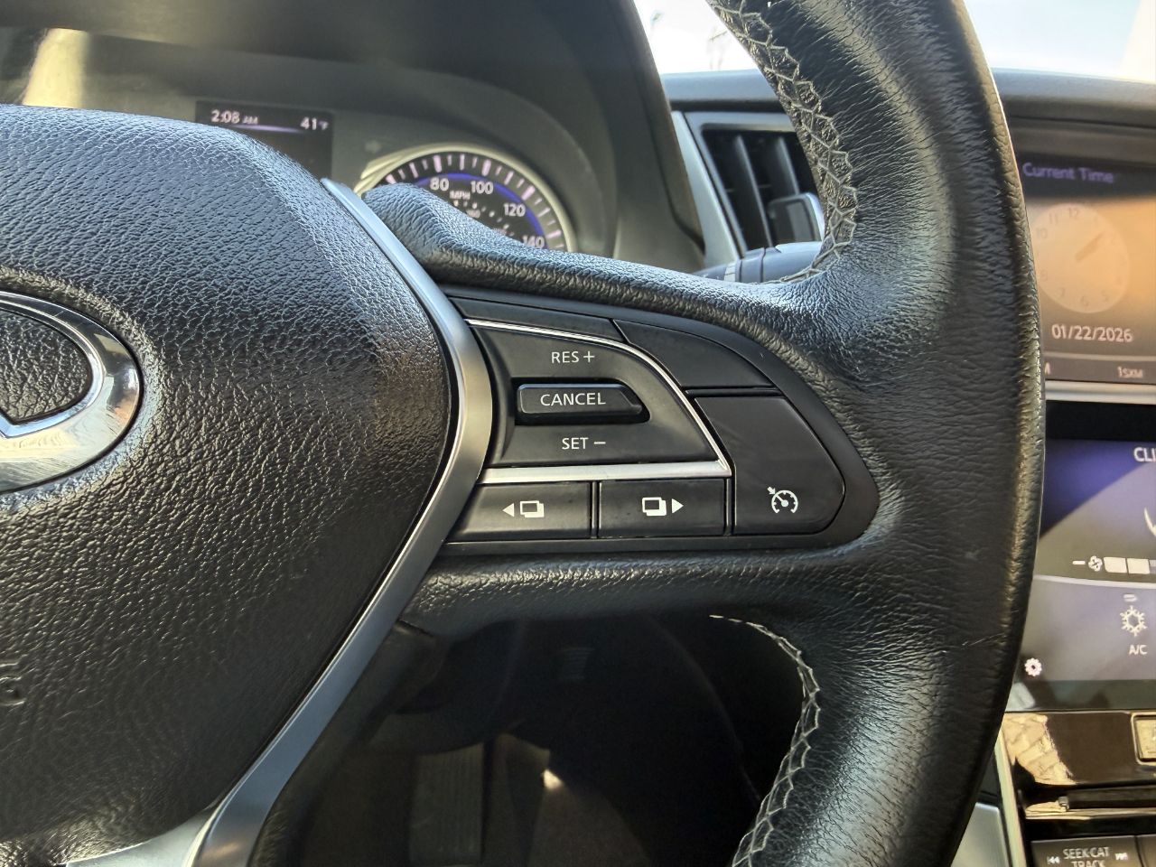 Infiniti Q60 2.0t LUXE RWD 2018