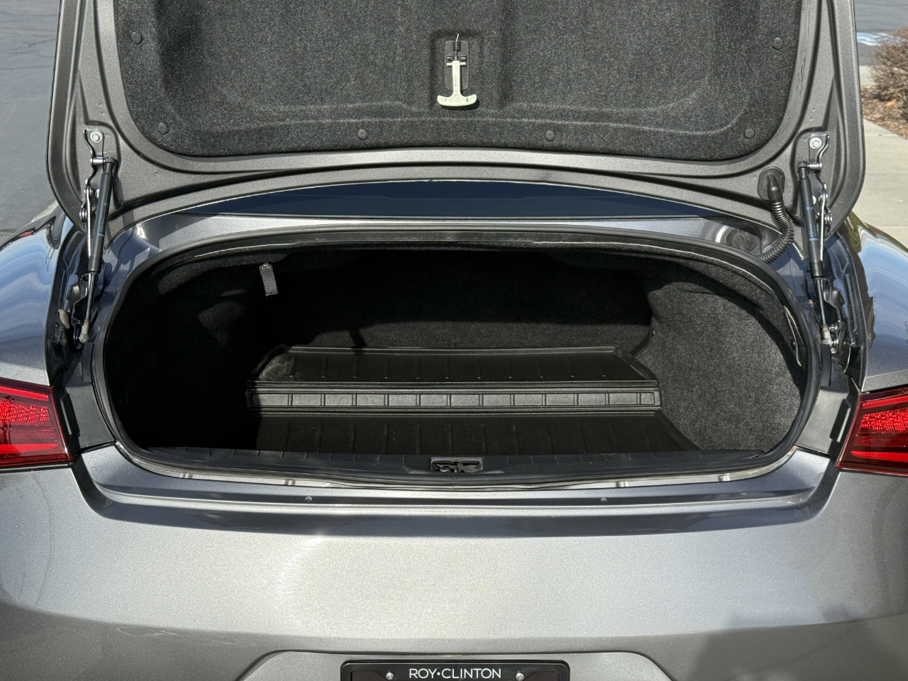 Infiniti Q60 2.0t LUXE RWD 2018