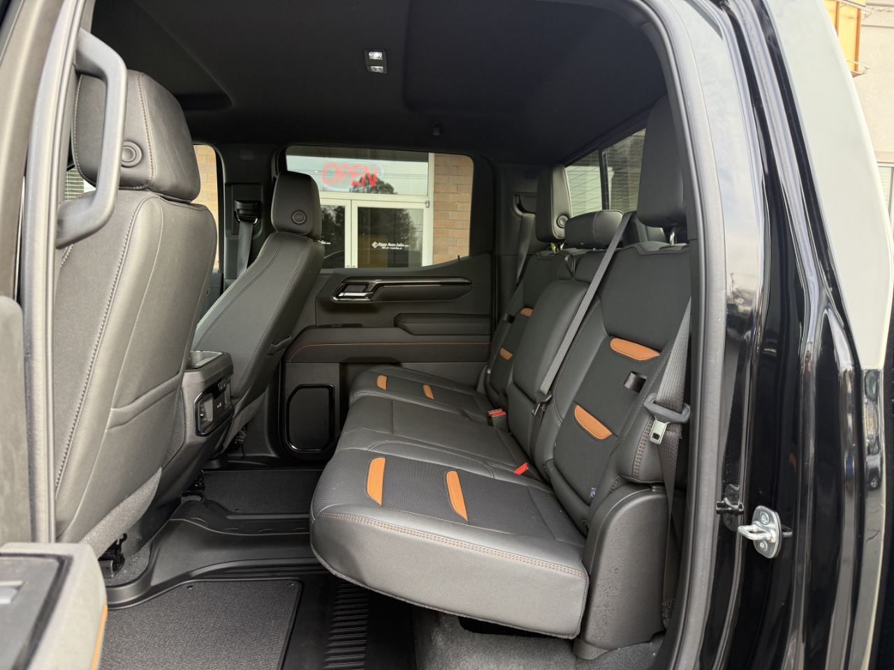 GMC Sierra 1500 4WD Crew Cab 147" AT4 2025