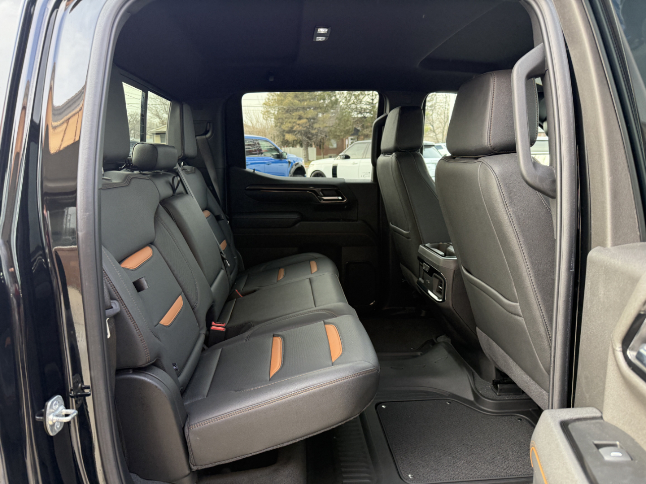 GMC Sierra 1500 4WD Crew Cab 147" AT4 2025