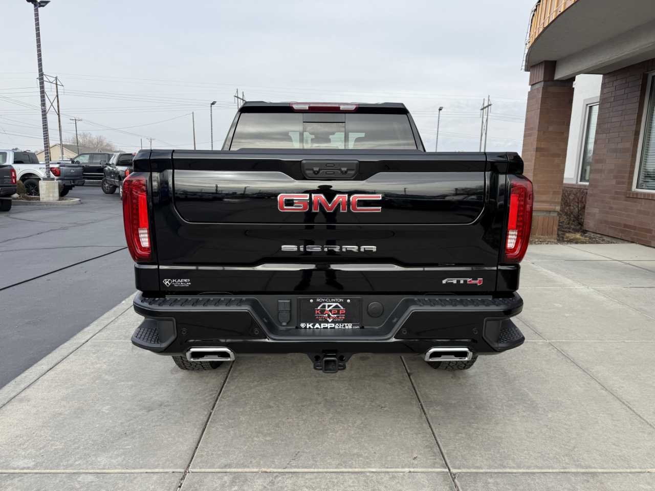 GMC Sierra 1500 4WD Crew Cab 147" AT4 2025