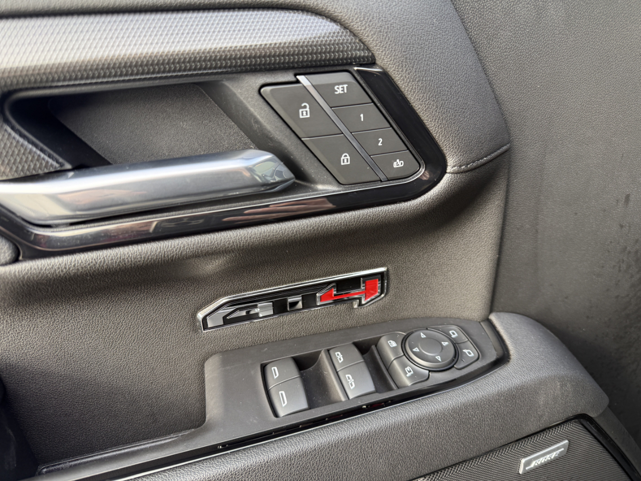 GMC Sierra 1500 4WD Crew Cab 147" AT4 2025